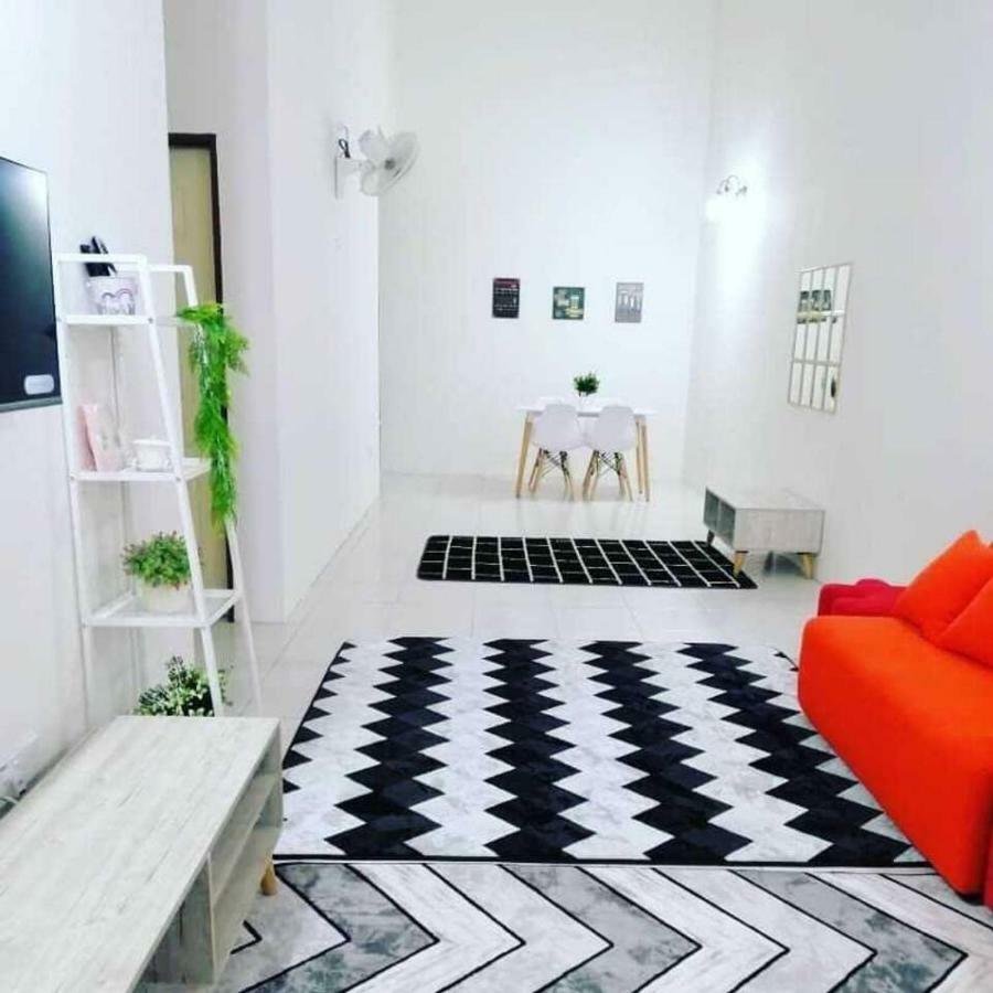 Nur Zahra Sungkai Homestay Exterior foto