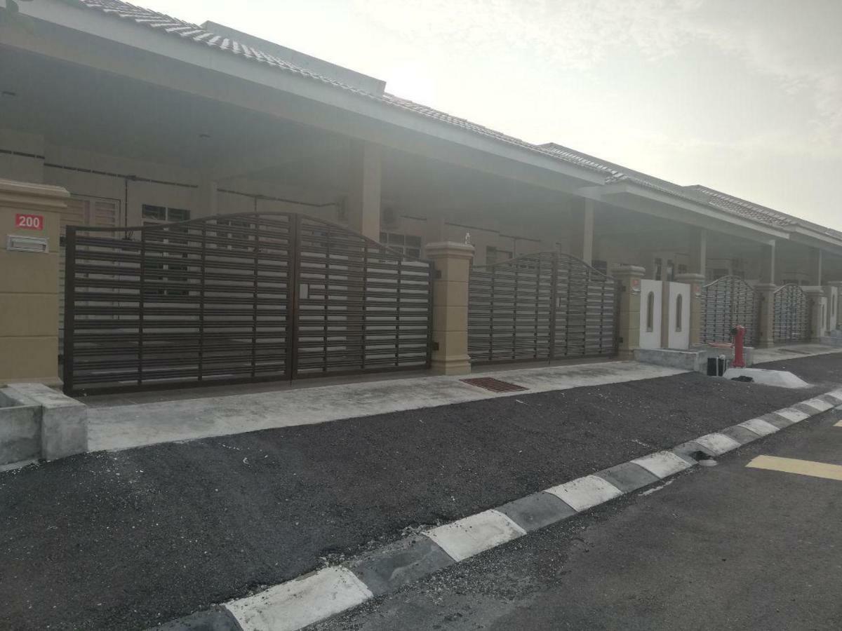 Nur Zahra Sungkai Homestay Exterior foto